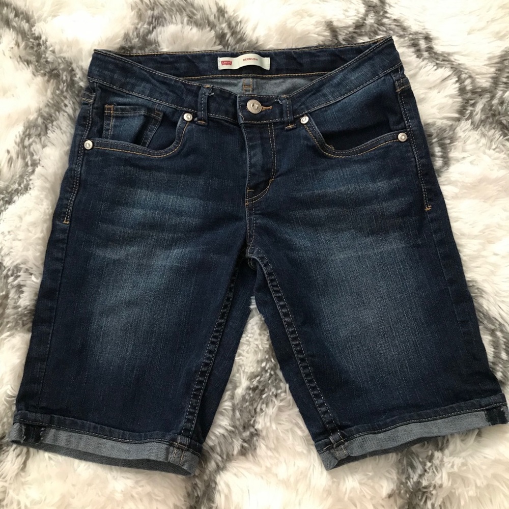 💙Levi’s Bermuda Shorts💙